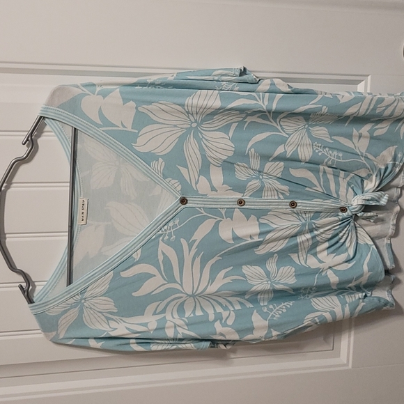 Tropical Floral Tie Top - Picture 1 of 4